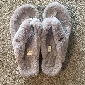 Koolaburra Women's Plush Lavender Slippers